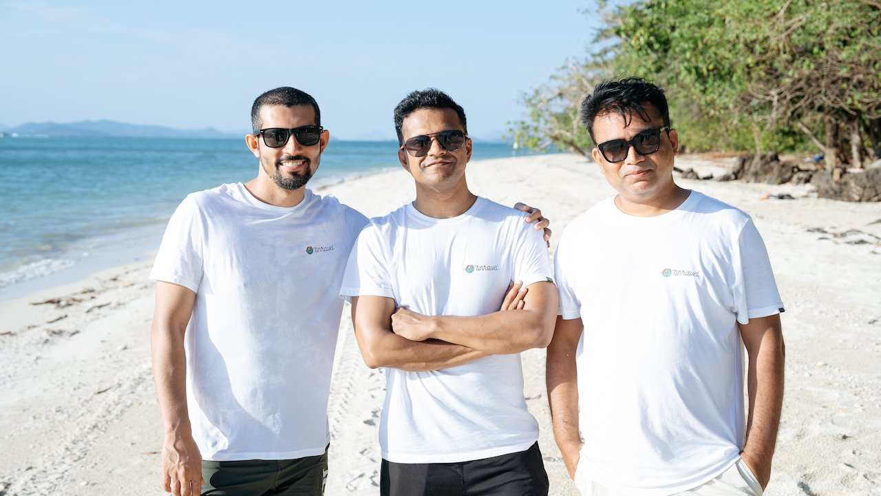 Unravel team celebrating Series A due diligence success